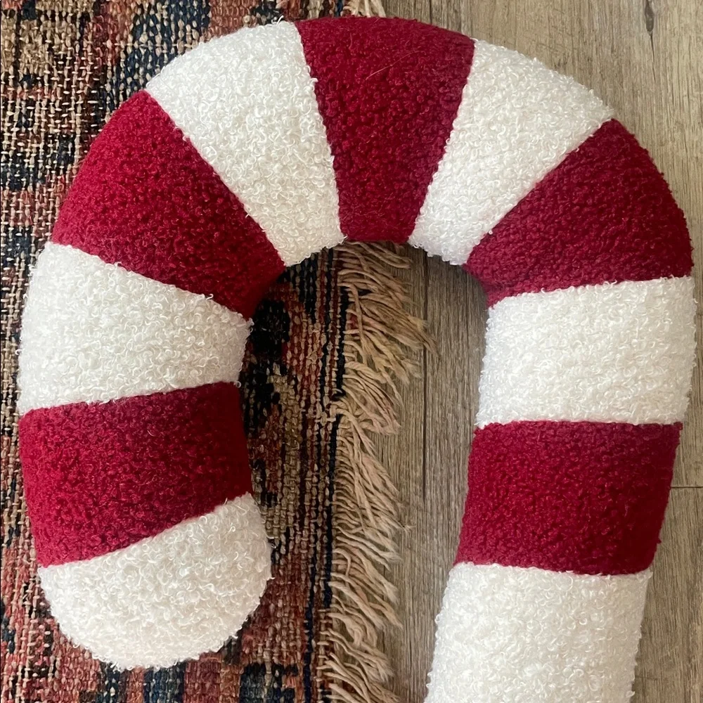 🎄•| candycane accent pillow